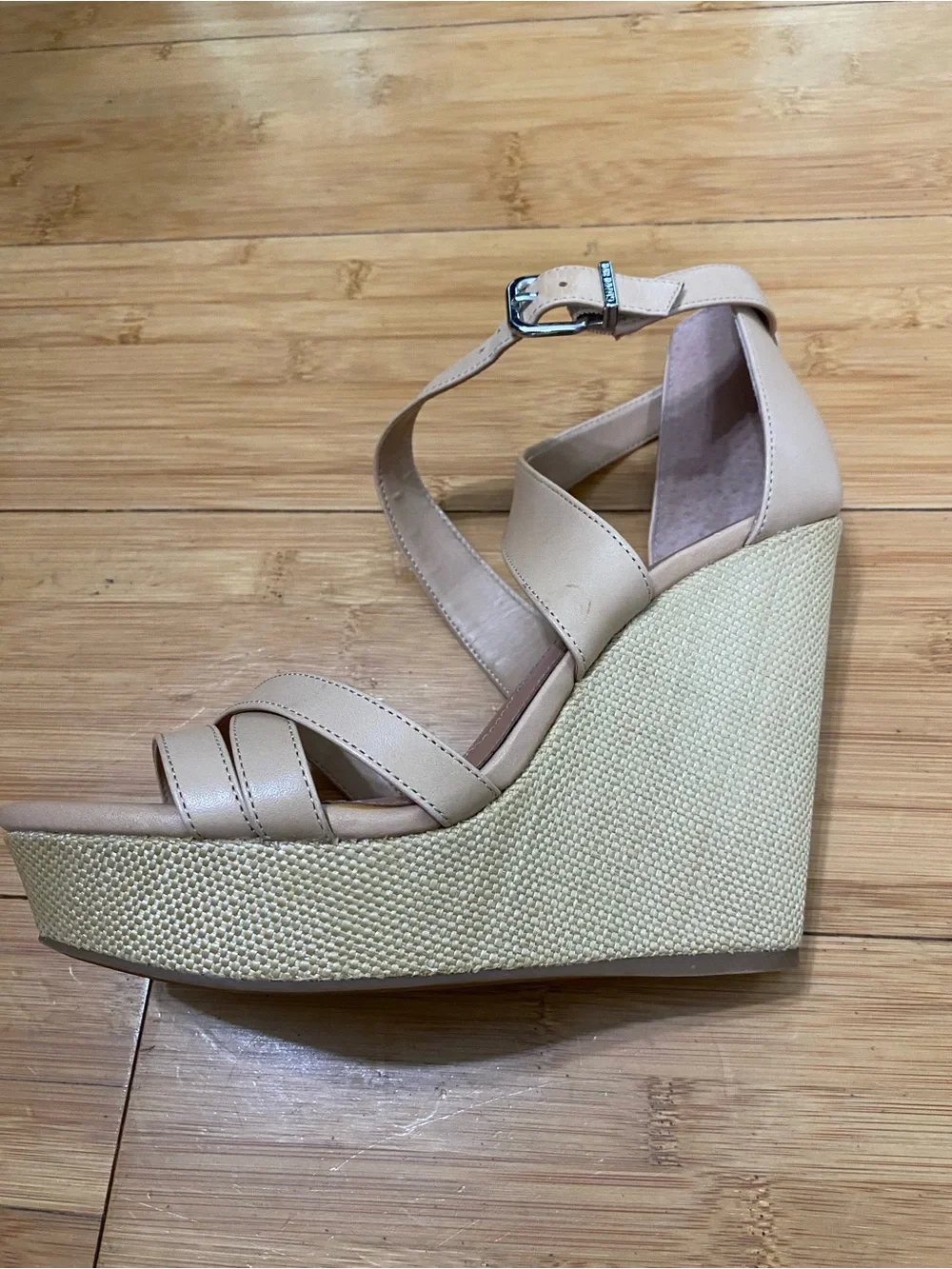 Gianni Bini Josilee Nude Strappy Wedge Sandals Size 8.5 Neutral Leather Look